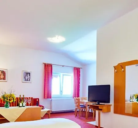 Gaestezimmer Weingut Dr Oberhofer 3* Kirrweiler (Sudliche Weinstrasse)